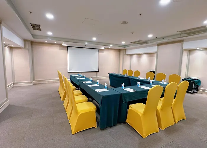 Hotel near College: Jen Shenyang By Shangri-La